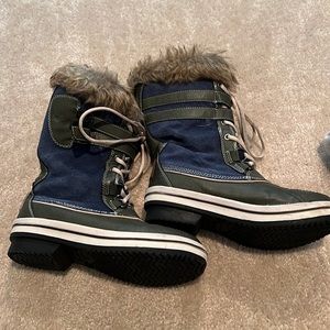 Bear paw size 7 boots